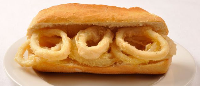 Bocata de calamares i pa amb tomàquet